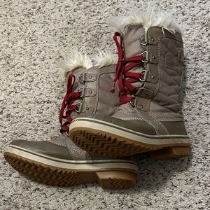Sorel White Fur-Lined Footwear
